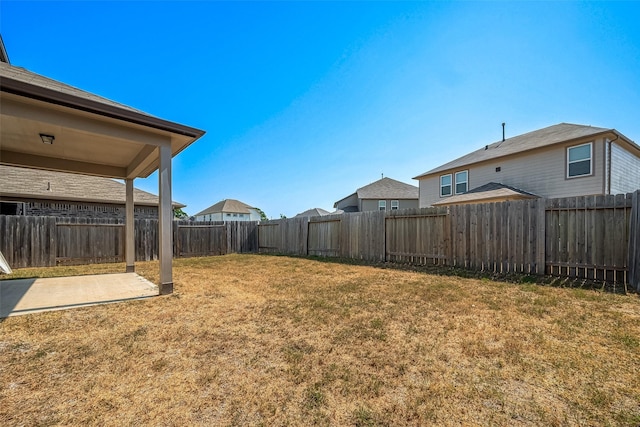 view of yard featuring a patio