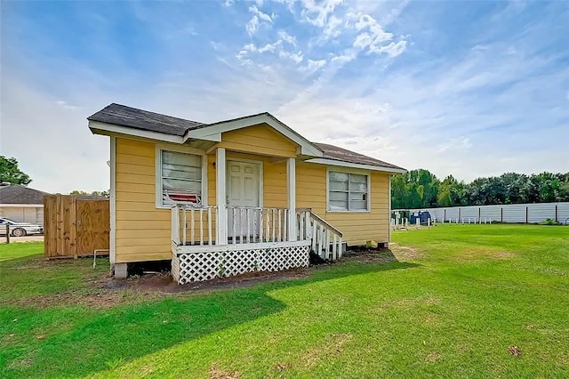 view of front of house with a front yard