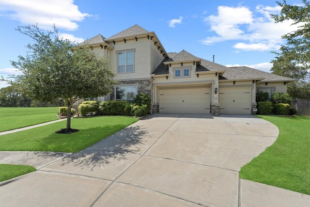 view of front of property with a front yard