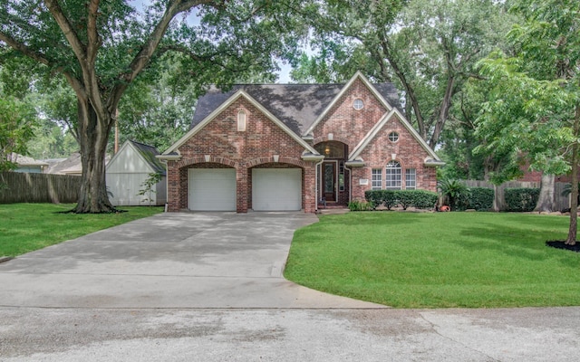 front of property with a front lawn