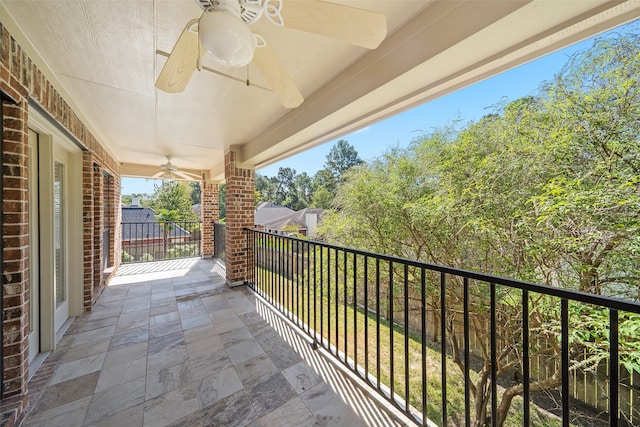 balcony featuring ceiling fan