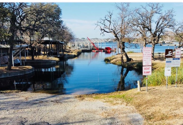 Listing photo 3 for TBD Lake Dr, Granite Shoals TX 78654