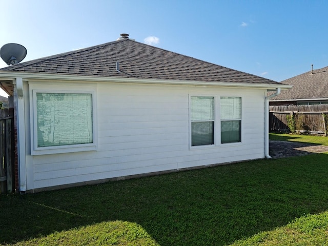 19626 Tularosa Ln, Tomball, TX 77377 - view of side of property with roof with shingles