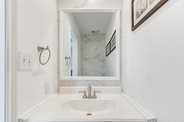 bathroom featuring sink