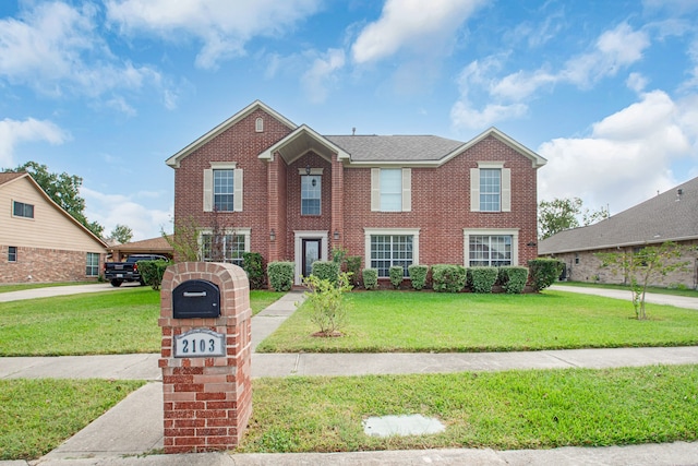 view of front of house featuring a front yard