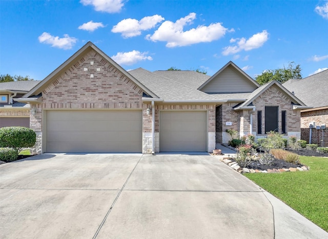 view of front facade featuring a garage