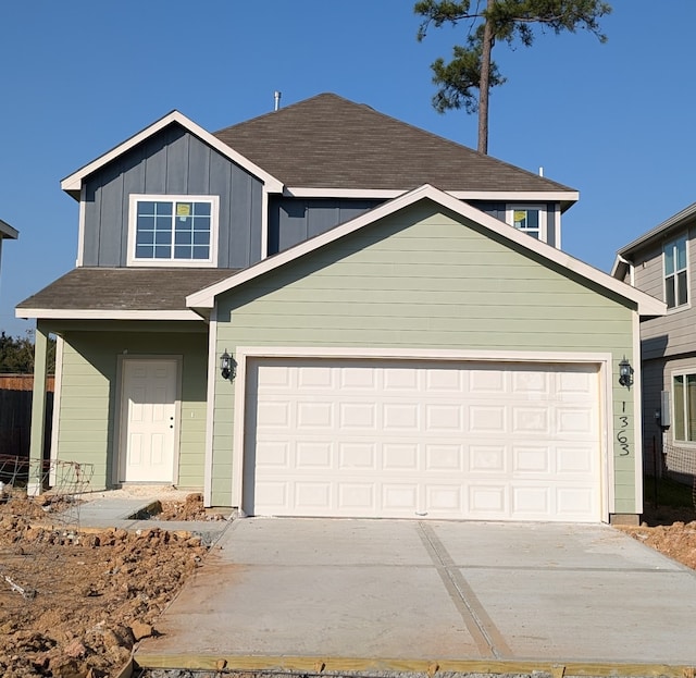 view of front facade featuring a garage