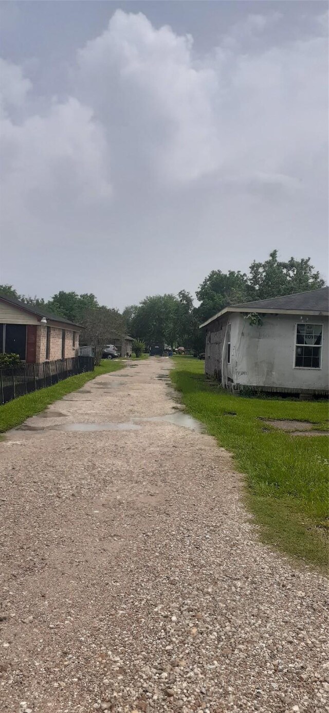 921 Davis Rd, Arcola, TX 77583 - photo 8