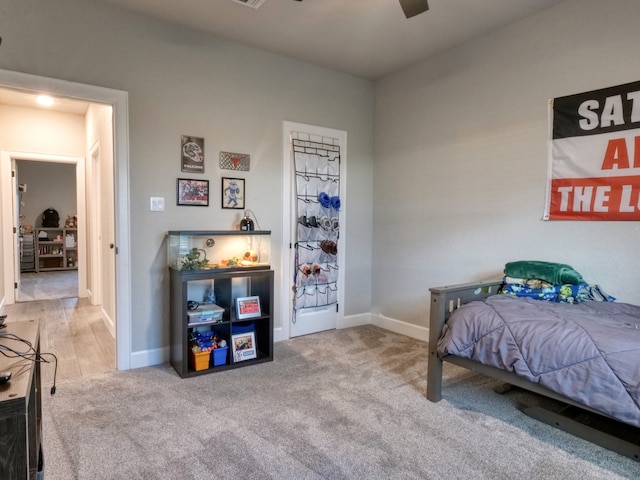 bedroom with carpet flooring and ceiling fan