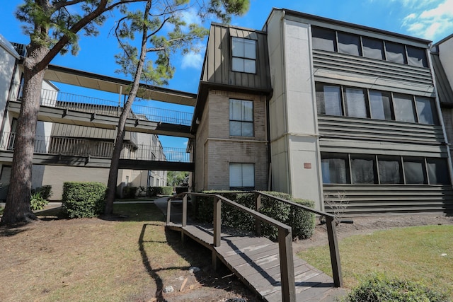 view of building exterior