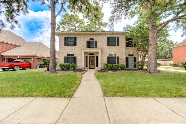 view of front of home featuring a front lawn