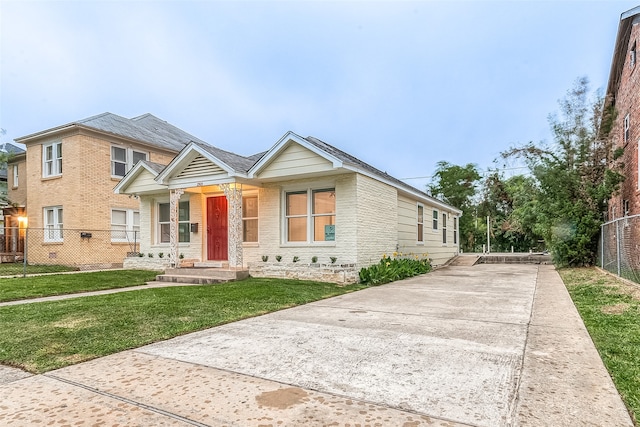 view of front facade with a front lawn