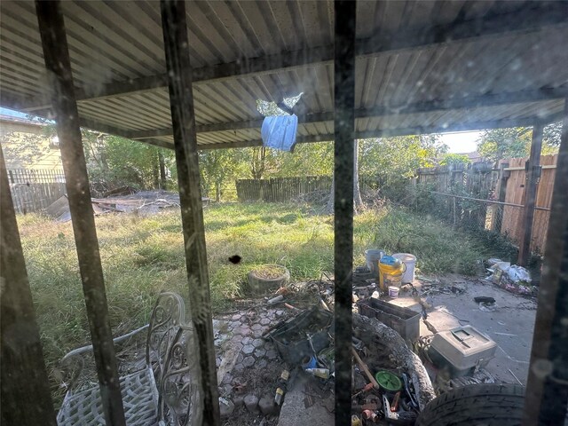 6022 Belarbor St, Houston, TX 77033 - view of yard