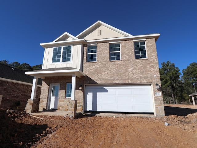 view of front facade with a garage