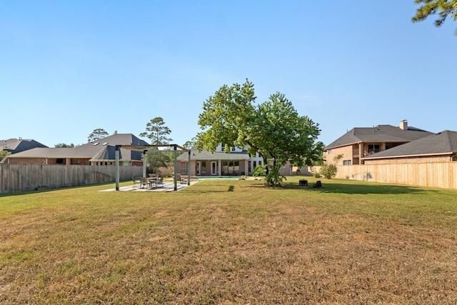 view of yard featuring a patio