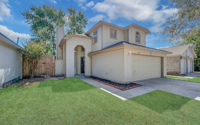 view of front of home featuring a front lawn