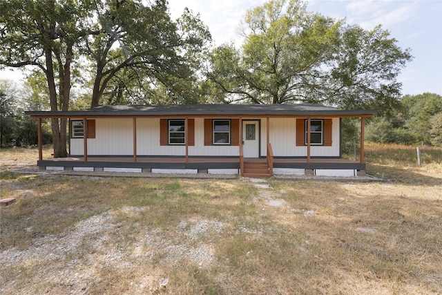 view of front of property featuring a porch