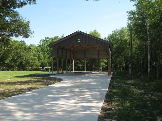 view of home's community featuring a yard