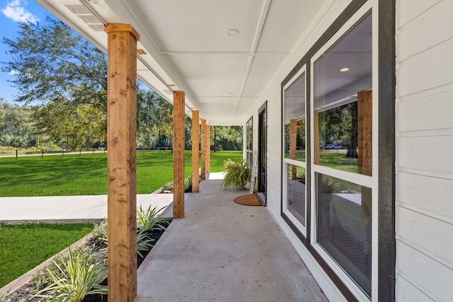 view of patio / terrace with covered porch