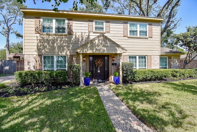 view of front of property with a front yard