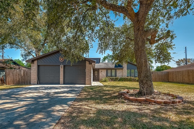 ranch-style house with a front yard