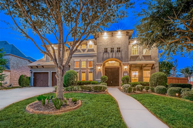 view of front of property featuring a front lawn