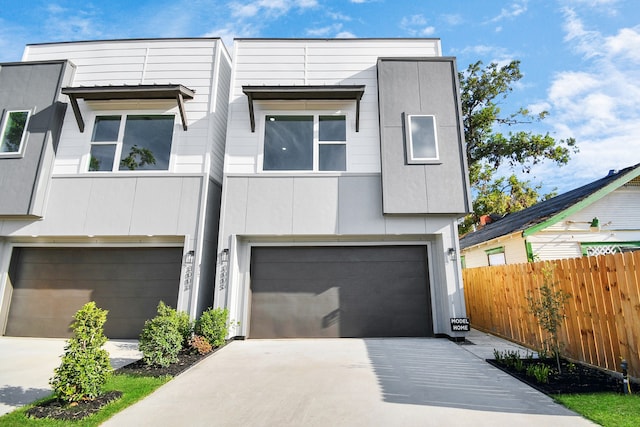 view of front facade featuring a garage