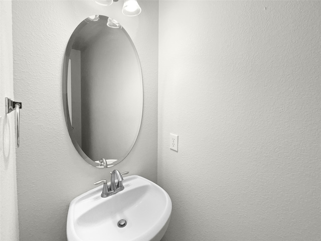 bathroom with sink