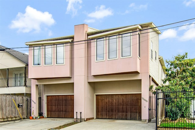 view of front facade with a garage