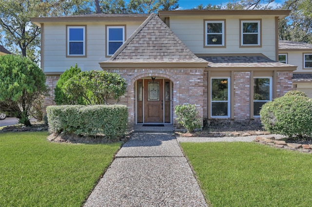 view of front of property with a front yard