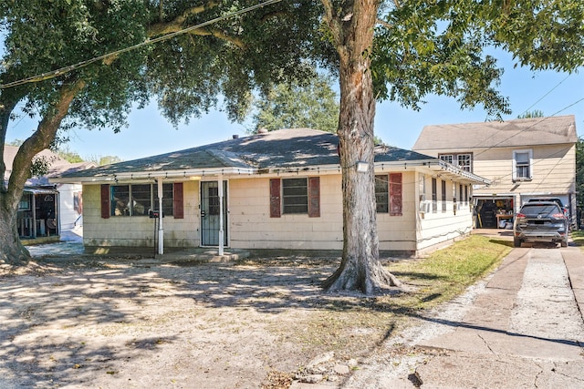 view of front of property