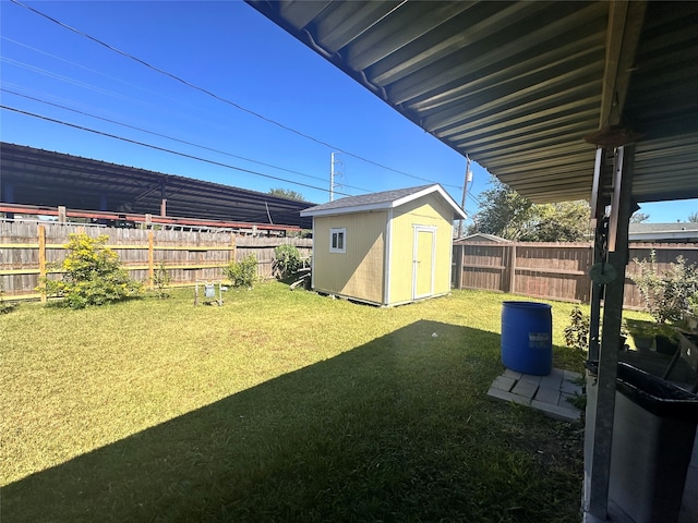 view of yard with a storage shed