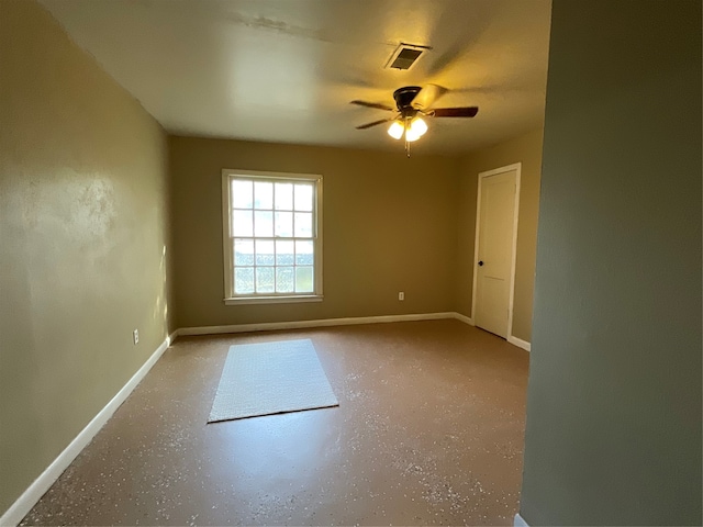 empty room with ceiling fan