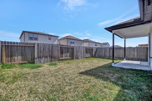 view of yard featuring a patio