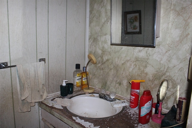 bathroom featuring vanity