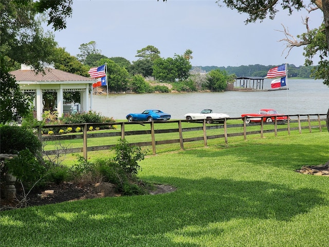 view of yard featuring a water view