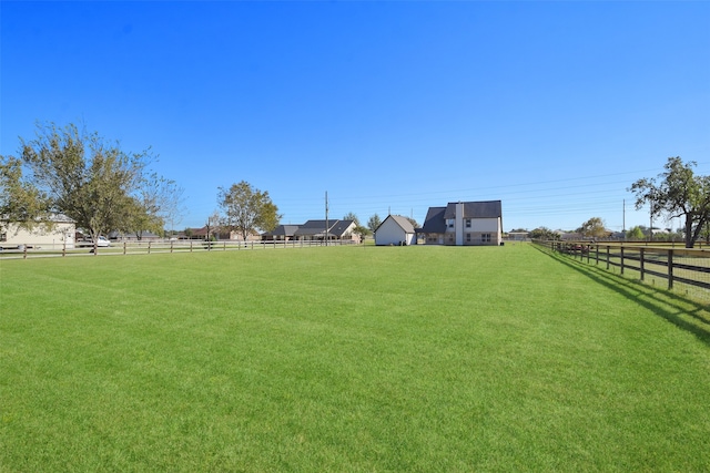 view of yard featuring a rural view