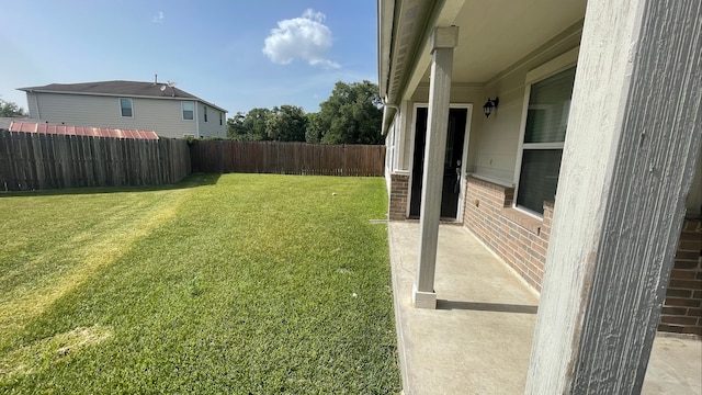 view of yard featuring a patio