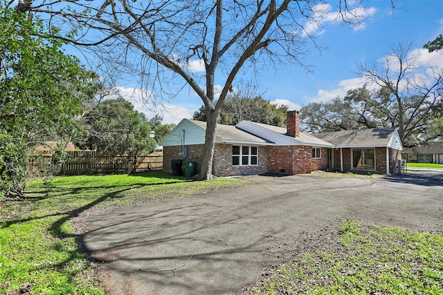 view of front of house with a front yard