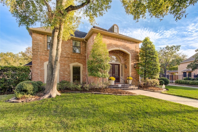 view of front of house featuring a front yard