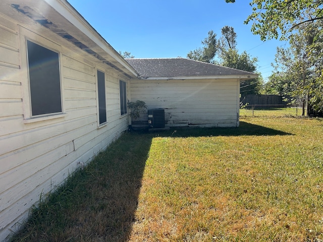 view of yard featuring central AC