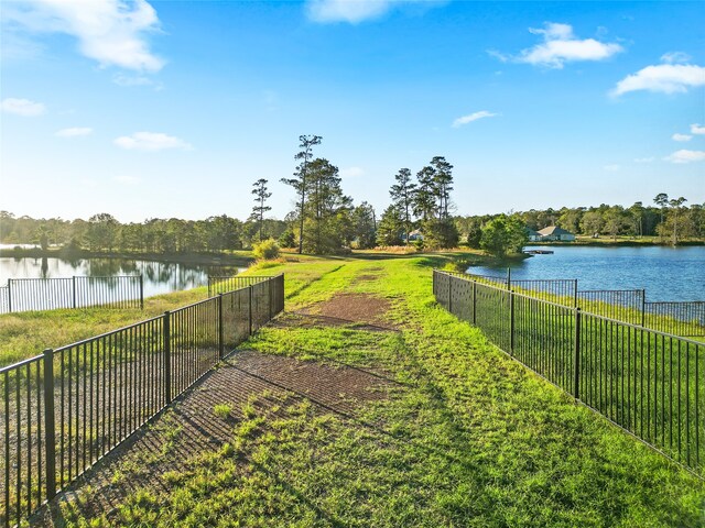 view of yard featuring a water view