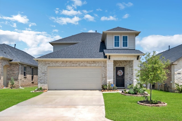 view of front of property featuring a front yard