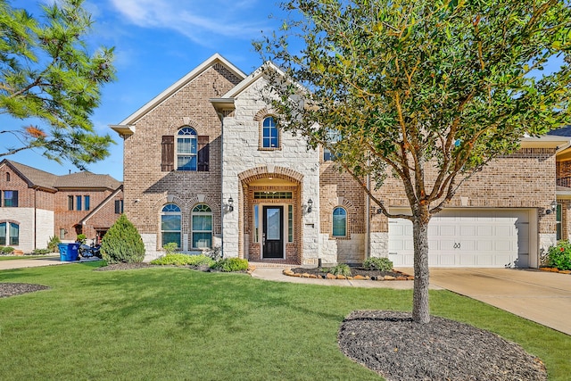 view of front of home with a front lawn