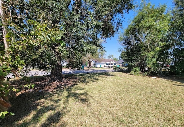 Listing photo 3 for 319 W Hart Ave, Pasadena TX 77506