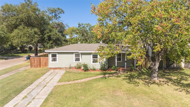 view of front of house with a front lawn