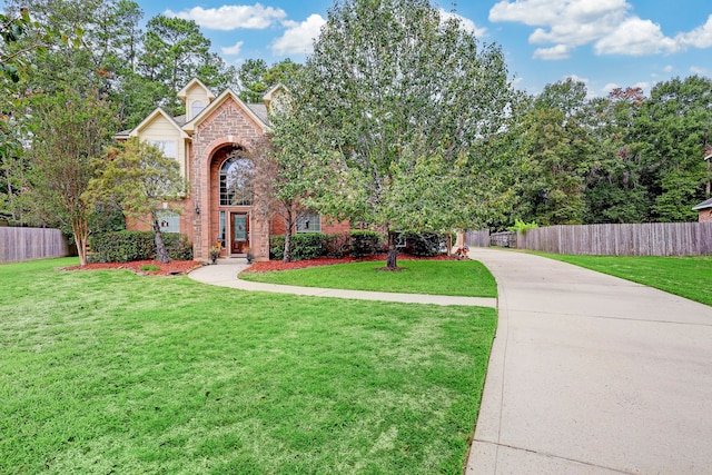 view of front of house featuring a front yard