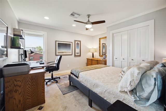 bedroom featuring a closet, ceiling fan, and crown molding