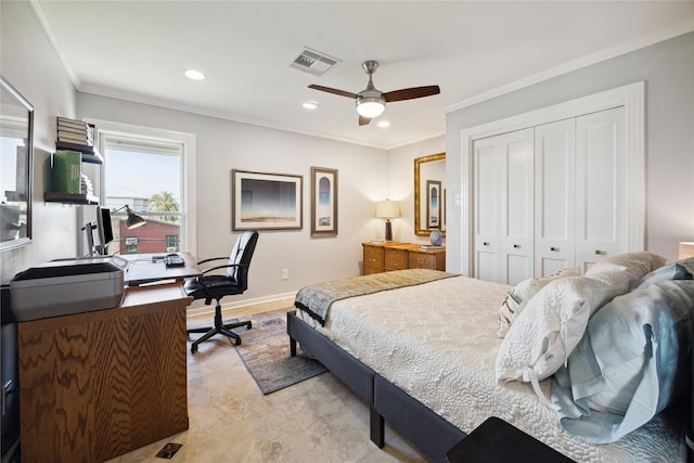 7109 Broadway St, Galveston, TX 77554 - bedroom with crown molding, baseboards, visible vents, and a closet