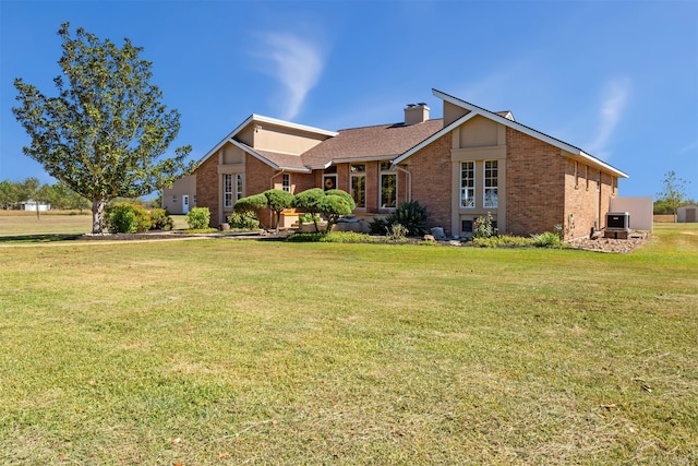 exterior space with a yard